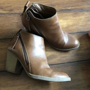 DV cognac booties Size 7